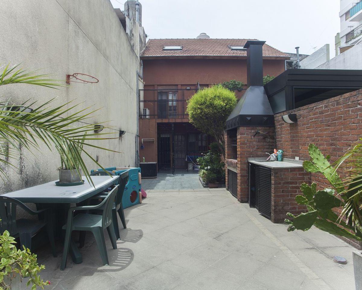 Venta de Casa 6 Amb C/jardín Pileta, 2 Cocheras en Caballito 4