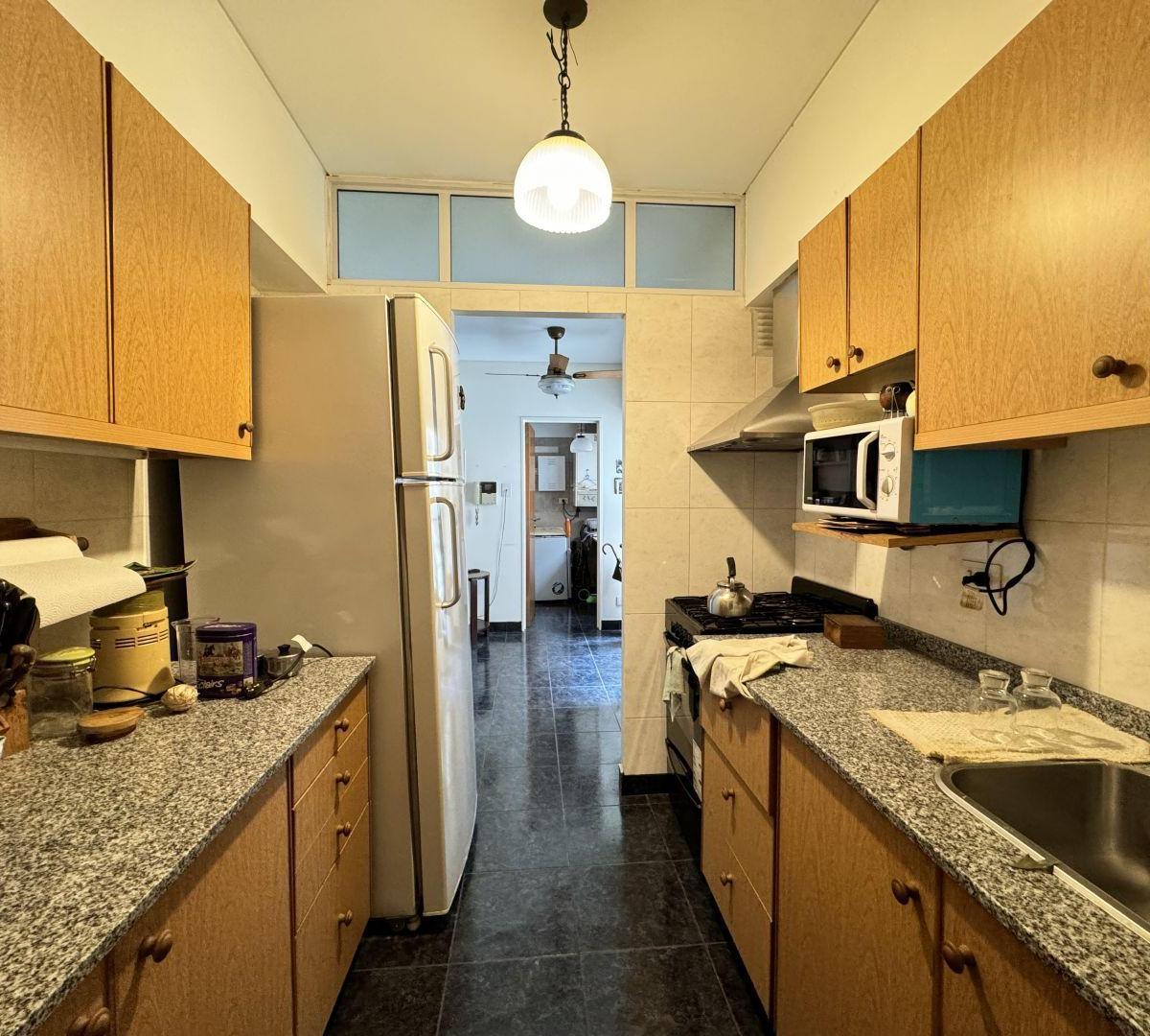 Venta de Dpto 3 Amb C/ 2 Balcones y Cochera en Caballito 4