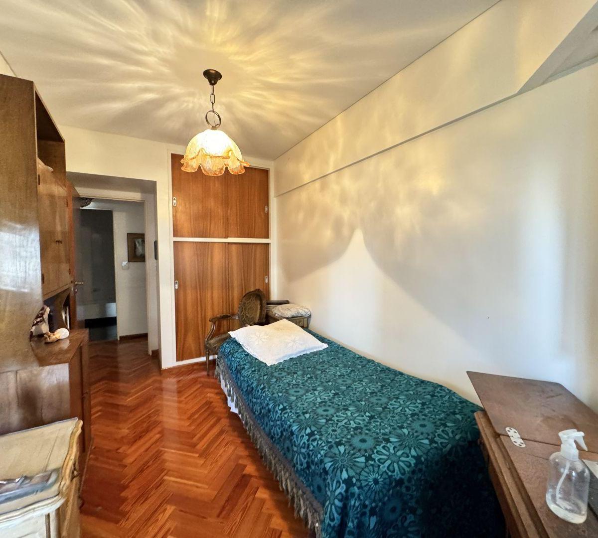 Venta de Dpto 3 Amb C/ 2 Balcones y Cochera en Caballito 1