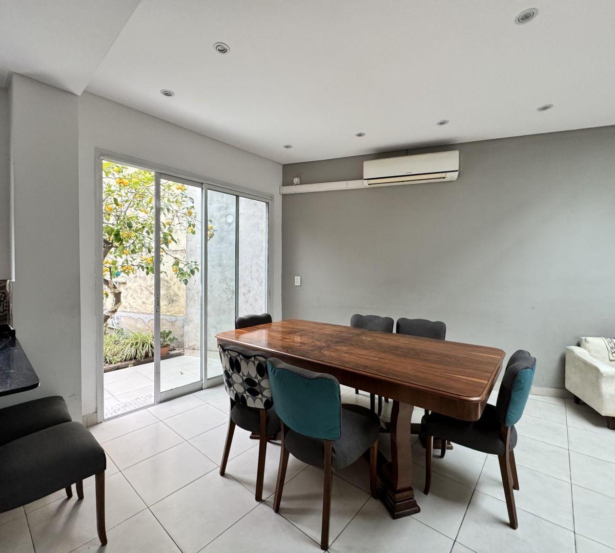 Venta de Casa 4 Ambientes C/cochera Patio Jardín y Parrilla 5