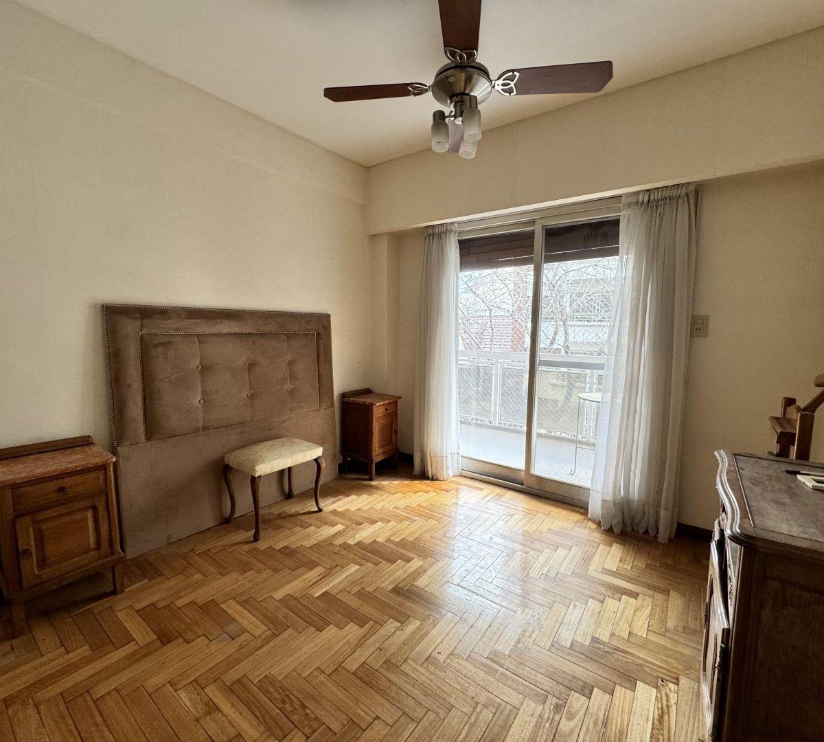 Venta de Dpto 4 Amb C/dependencia y Cochera en Caballito 4