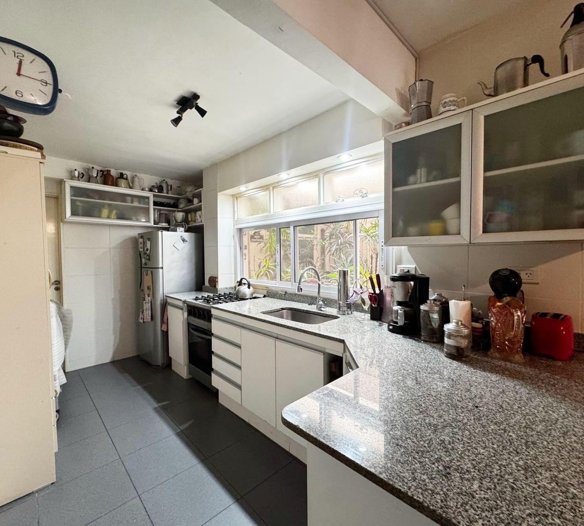 Venta de Dpto 4 Ambientes C/ Cochera y Patio en Caballito 4