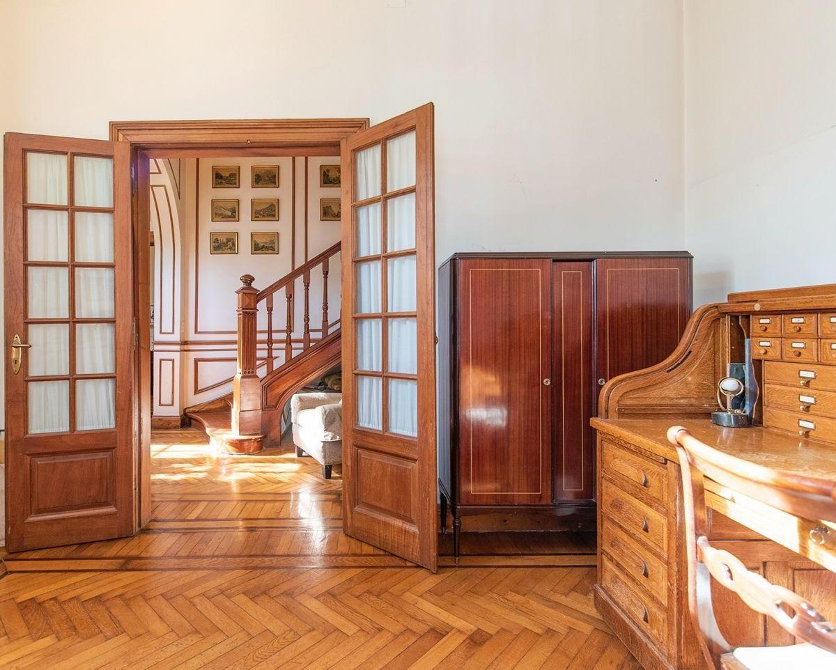 Venta de Casa 6 Amb Super Luminosa C/cochera Barrio Ingles 4