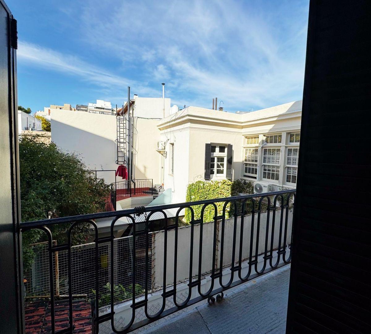 Venta de Casa 6 Ambientes con Cochera en El Barrio Ingles 4