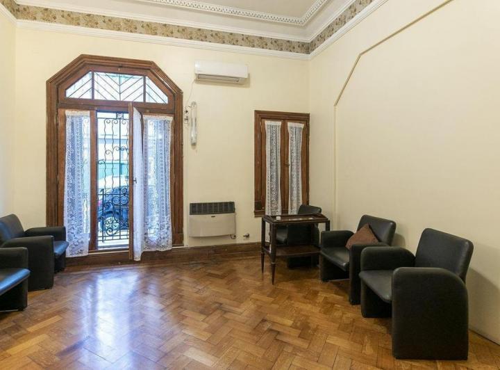 Venta de Casa 10 Ambientes Lote Propio Apto Profesional en Caballito 1