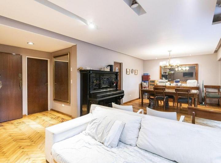Venta de Departamento 4 Ambientes Con Dependencia, Cochera y Baulera en Caballito 3