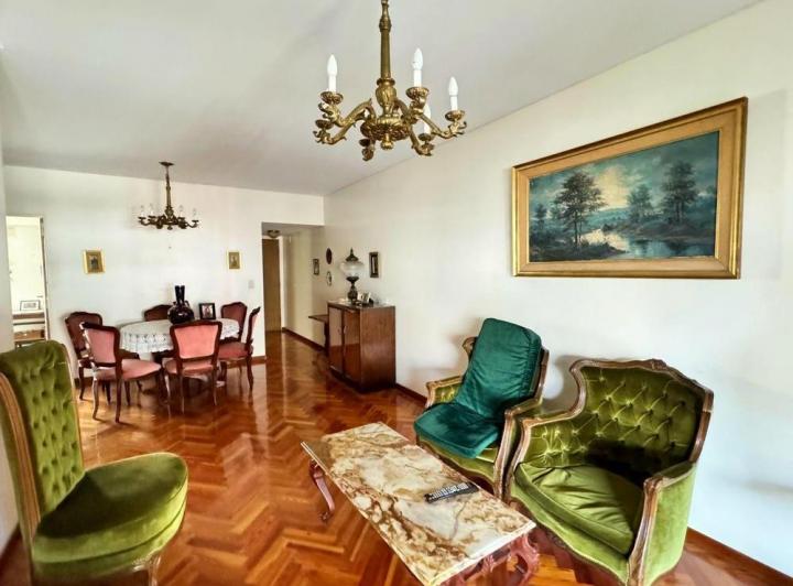 Venta de Departamento 3 Ambientes Con 2 Balcones y Cochera en Caballito 1