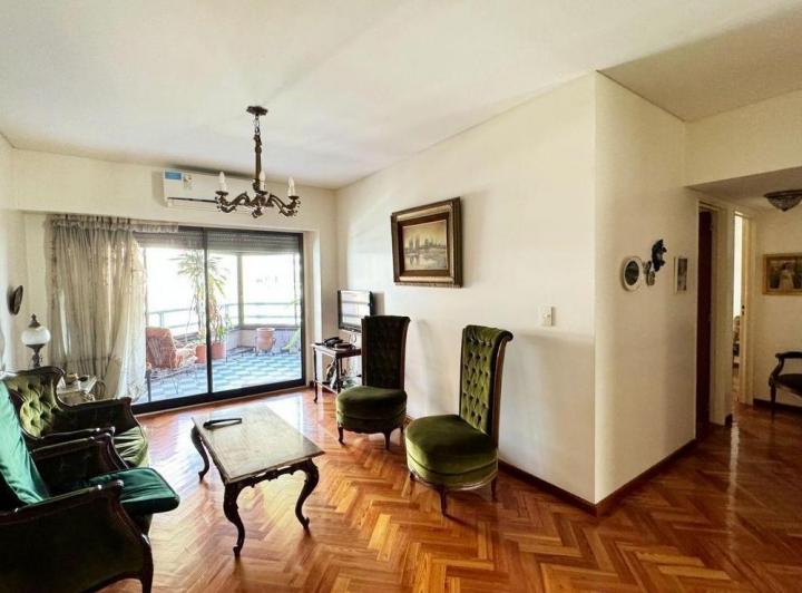 Venta de Departamento 3 Ambientes Con 2 Balcones y Cochera en Caballito 3