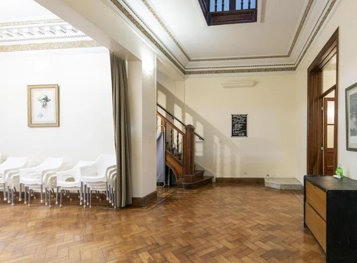 Venta de Local Comercial Casa Estilo Ingles en Caballito 3