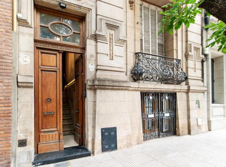 Venta de Local Comercial en Caballito - Valle 1200 3