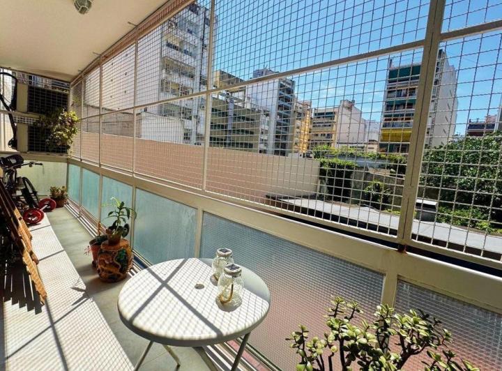 Venta de Departamento 4 ambientes Con Cochera y Patio en Caballito 4