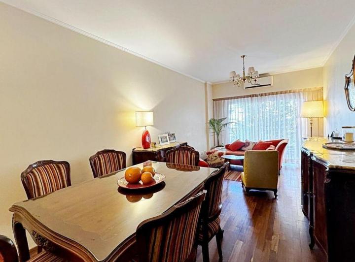 Venta de Departamento 4 ambientes Con 2 balcones en Caballito 2