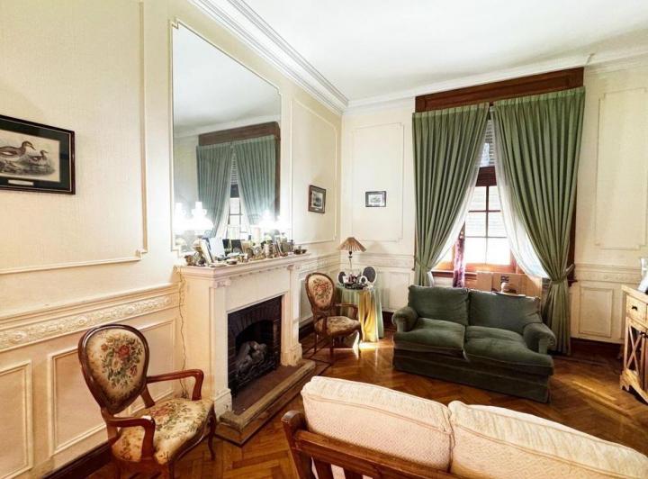 Venta de Casa 6 ambientes Con Cochera, SUM, Terraza y Parrilla en el Barrio Inglés Caballito 1