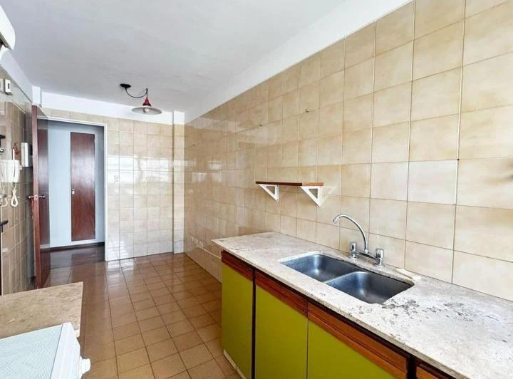 Venta de Departamento 3 ambientes con Dependencia, Cochera y Baulera en Caballito 5