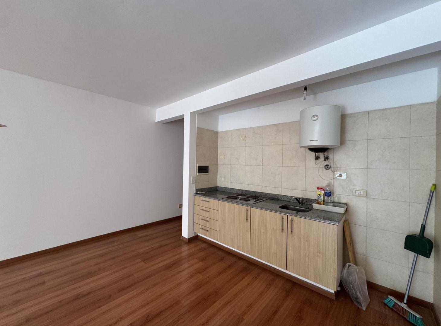 Foto de Venta de Departamento Monoambiente en Piso Alto con SUM y PILETA en, imagen 4