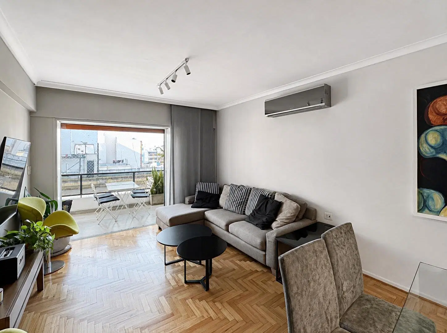 Venta de Departamento SEMIPISO 4 ambientes con Dependencia, Cochera y Baulera en Caballito 2