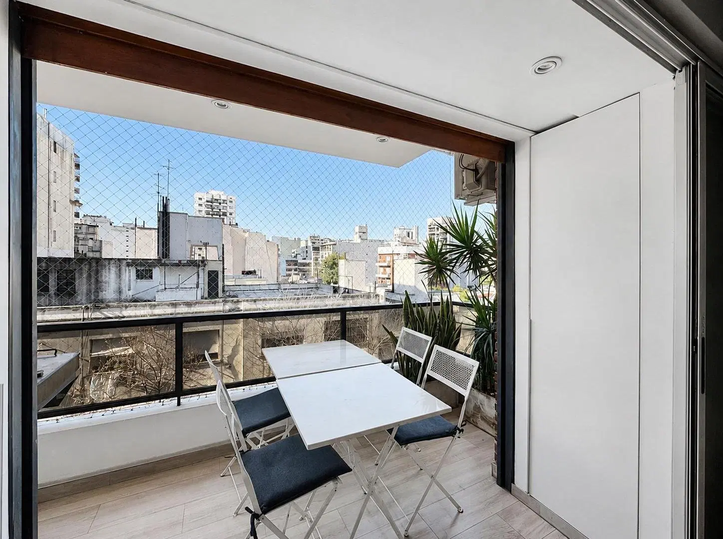 Venta de Departamento SEMIPISO 4 ambientes con Dependencia, Cochera y Baulera en Caballito 3