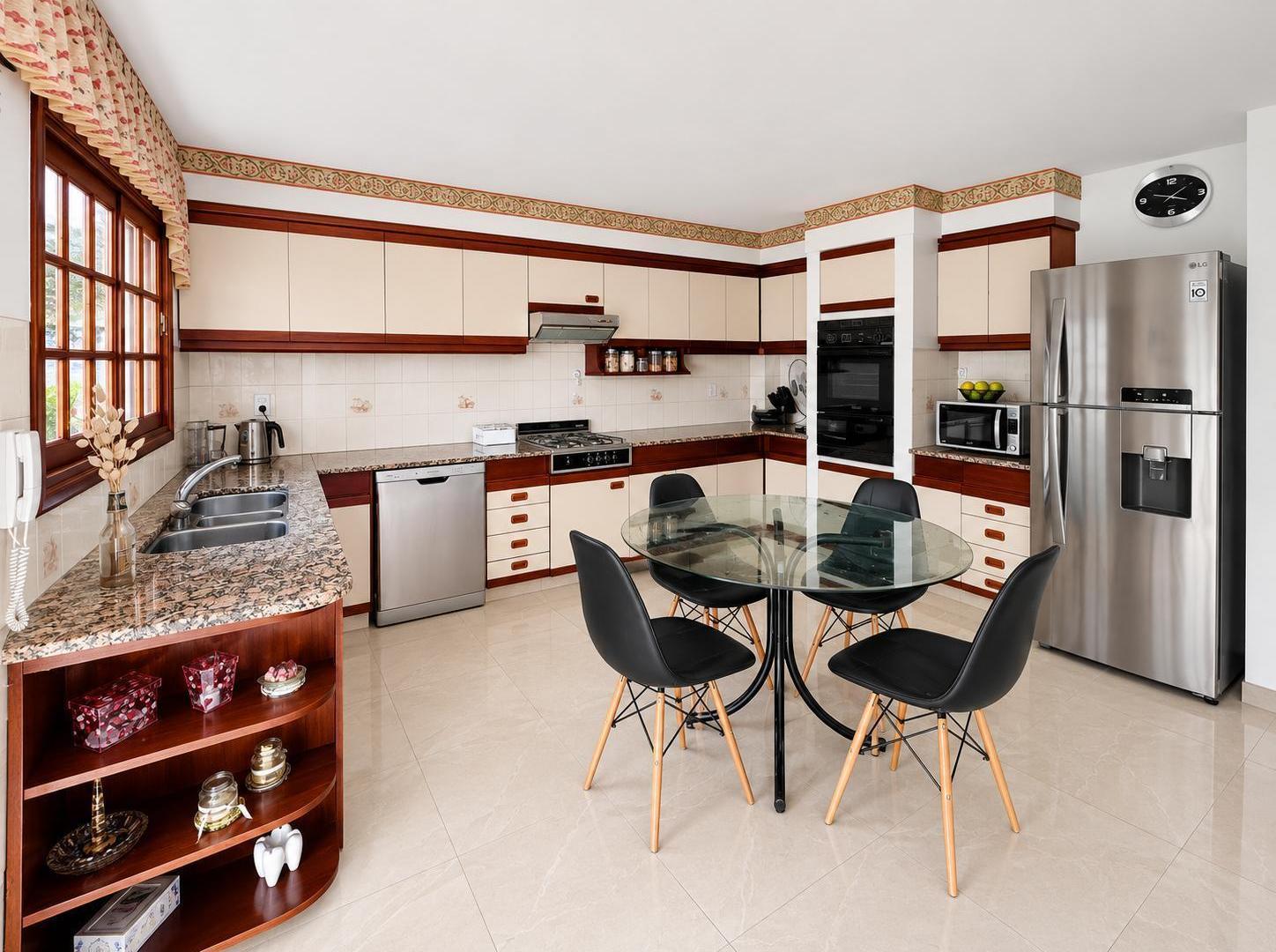 Foto de Venta de Casa LOTE PROPIO de 4 ambientes con Cochera, Jardín, Parrilla y Terraza en Caballito, imagen 5