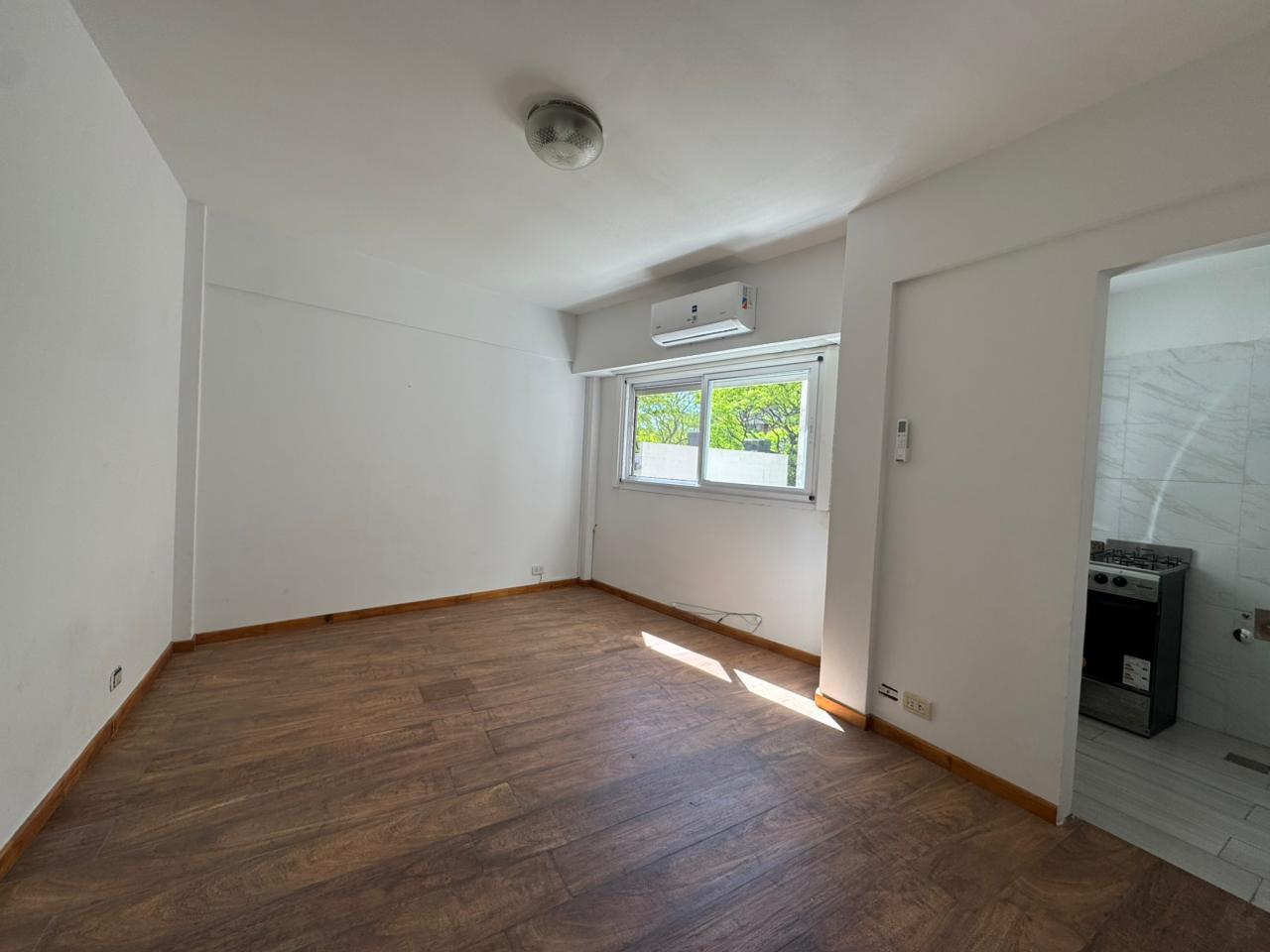 Foto de Alquiler de Departamento Monoambiente Piso Alto, Apto Profesional en, imagen 2