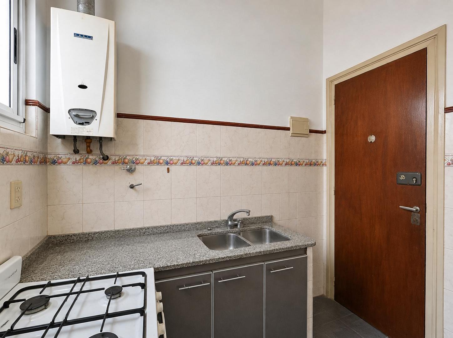 Foto de Venta de Departamento 4 Ambientes Con Dependencia en Caballito, imagen 5