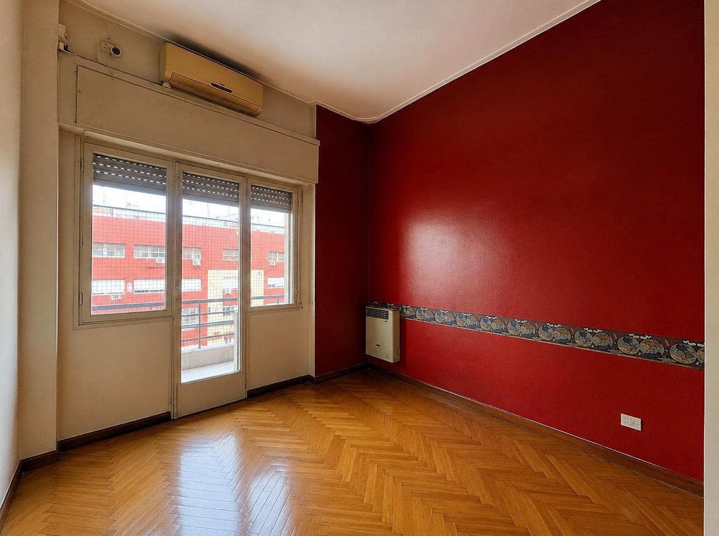 Foto de Venta de Departamento 4 Ambientes Con Dependencia en Caballito, imagen 4