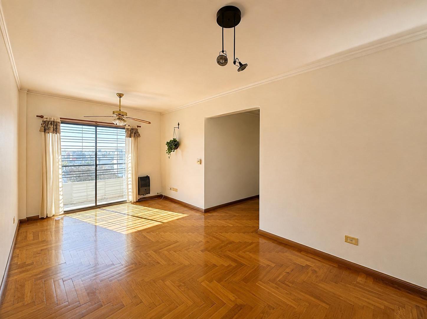 Foto de Venta de Departamento SEMIPISO de 2 Ambientes en Floresta, imagen 4