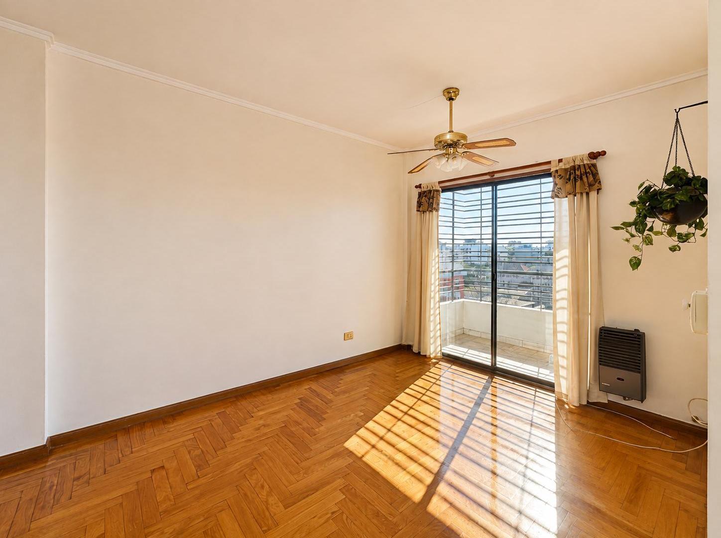 Foto de Venta de Departamento SEMIPISO de 2 Ambientes en Floresta, imagen 5