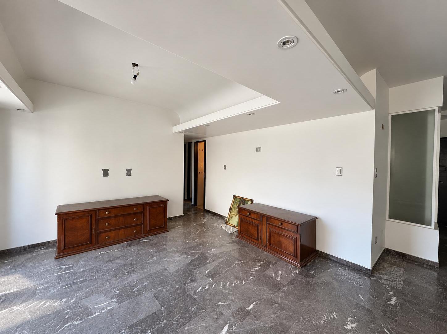 Foto de Venta de Departamento SEMIPISO de 3 Ambientes Con Cochera en Caballito, imagen 2