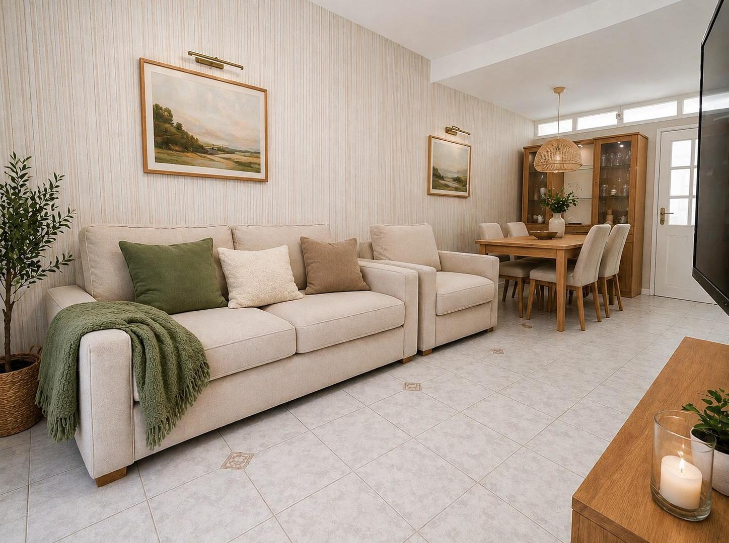 Foto de RETASADA!! Venta de Casa 3 ambientes Con Cochera, Patio y Parrilla en, imagen 1
