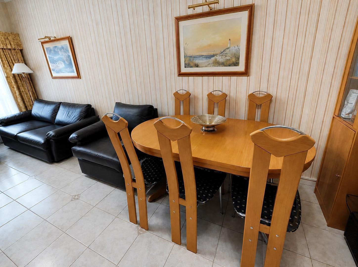 Foto de RETASADA!! Venta de Casa 3 ambientes Con Cochera, Patio y Parrilla en, imagen 2