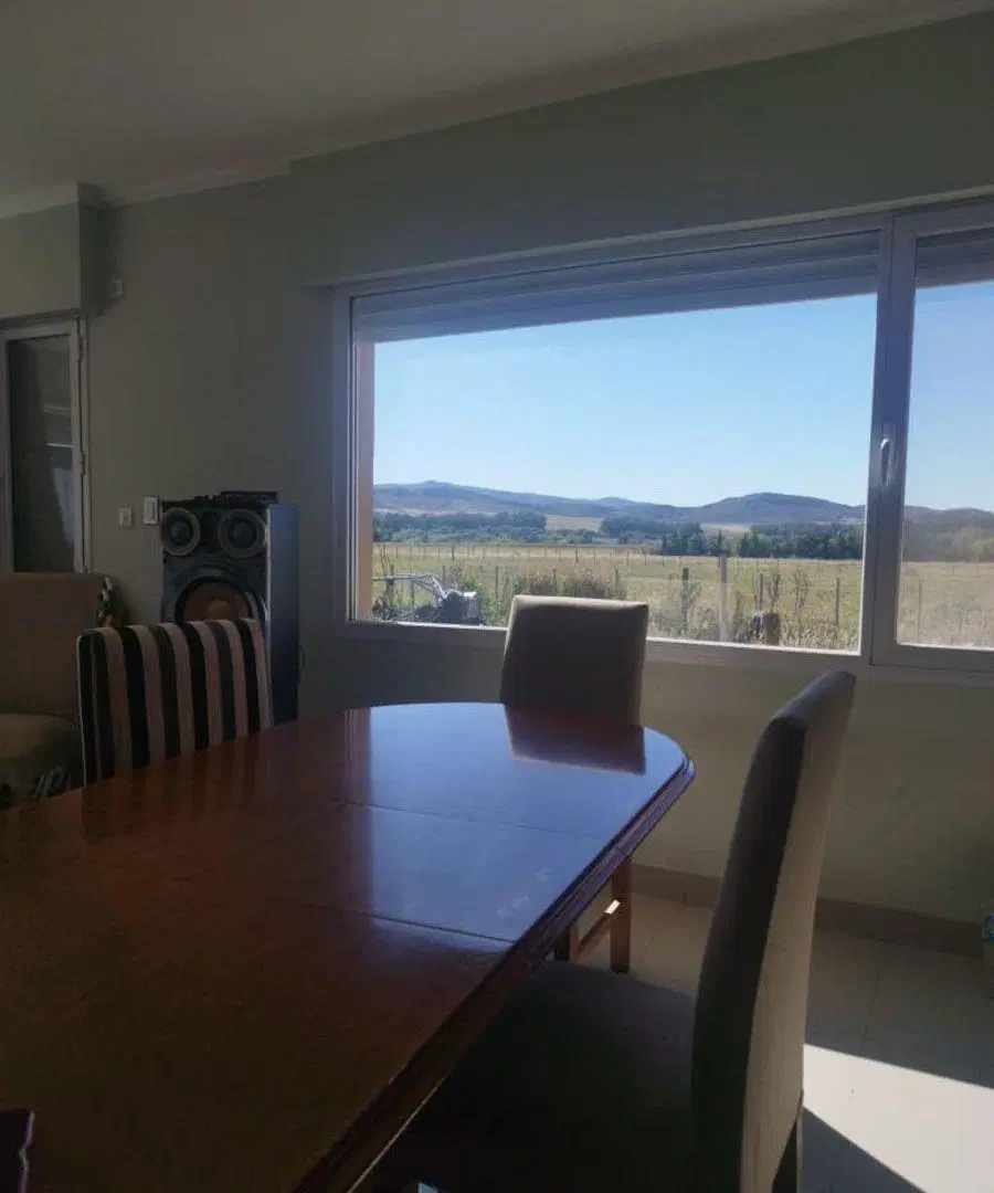 Vendo casa de 3 dormitorios en lote grande, en Saldungaray 4