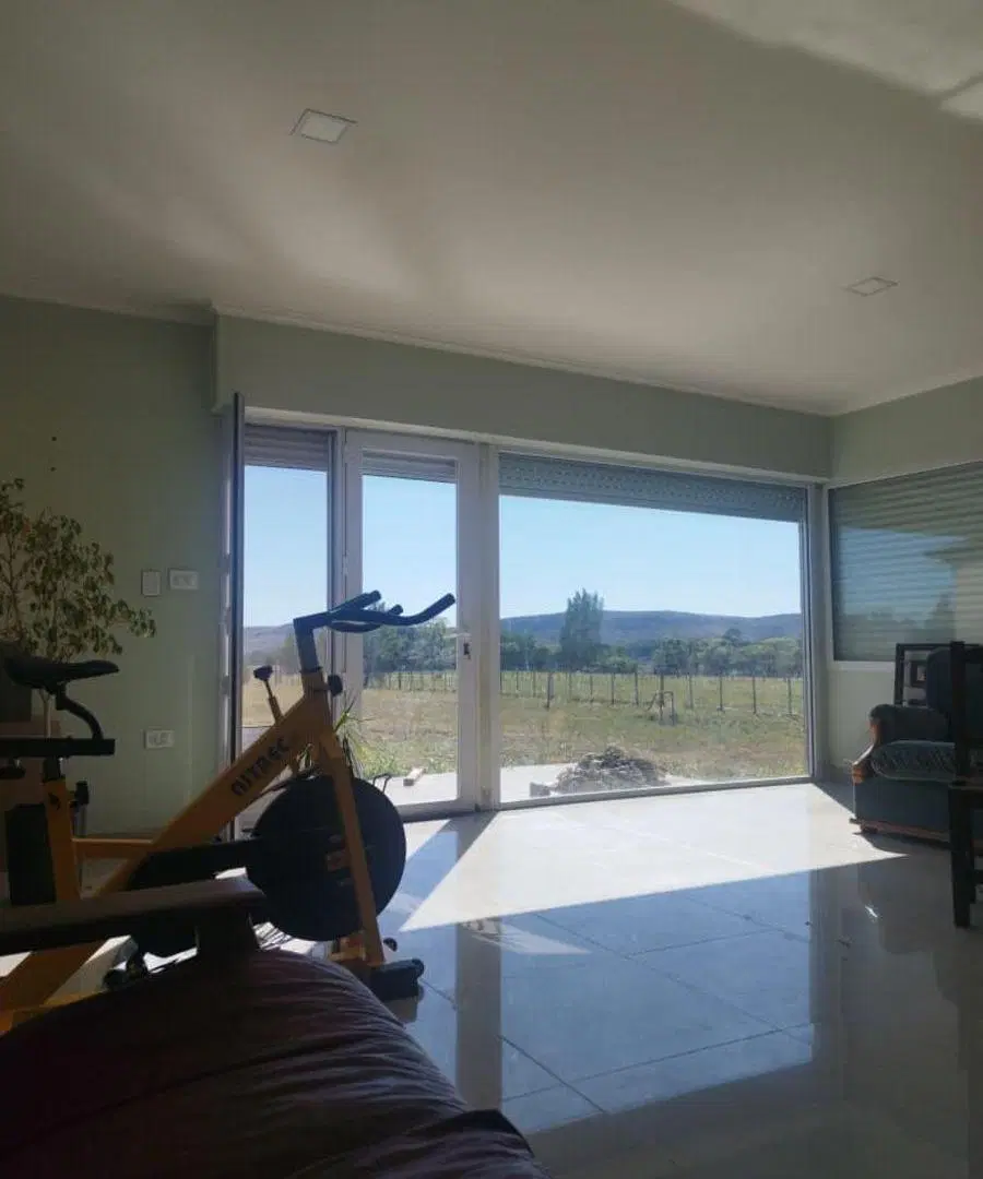 Vendo casa de 3 dormitorios en lote grande, en Saldungaray 1