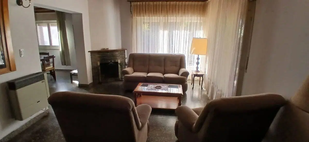Amplia casa en venta, en Barrio Golf de Sierra de la Ventana 4