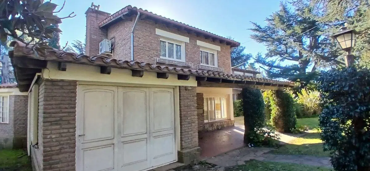 Amplia casa en venta, en Barrio Golf de Sierra de la Ventana 5