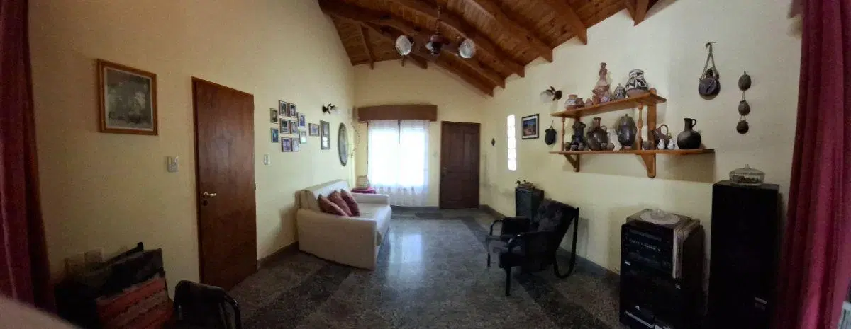 Vendo casa grande sobre dos lotes en Saldungaray 2