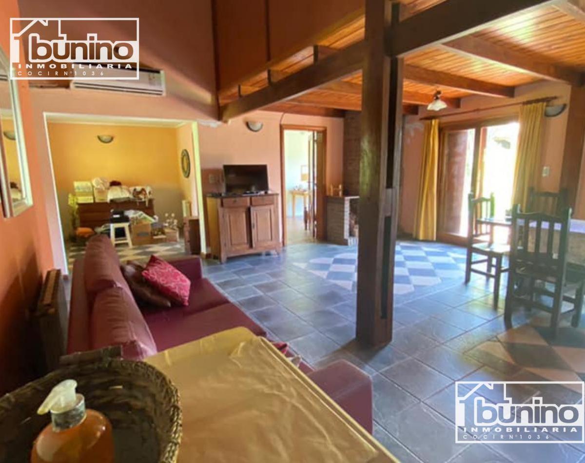 Casa en Venta en Baigorria - 4 Dorm.. a 50 m de La Costanera 3