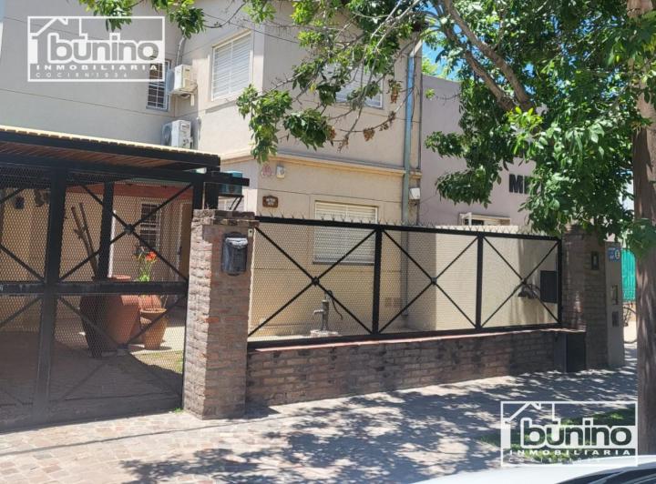 Casa alquiler temporario 4 habitaciones con piscina - Funes