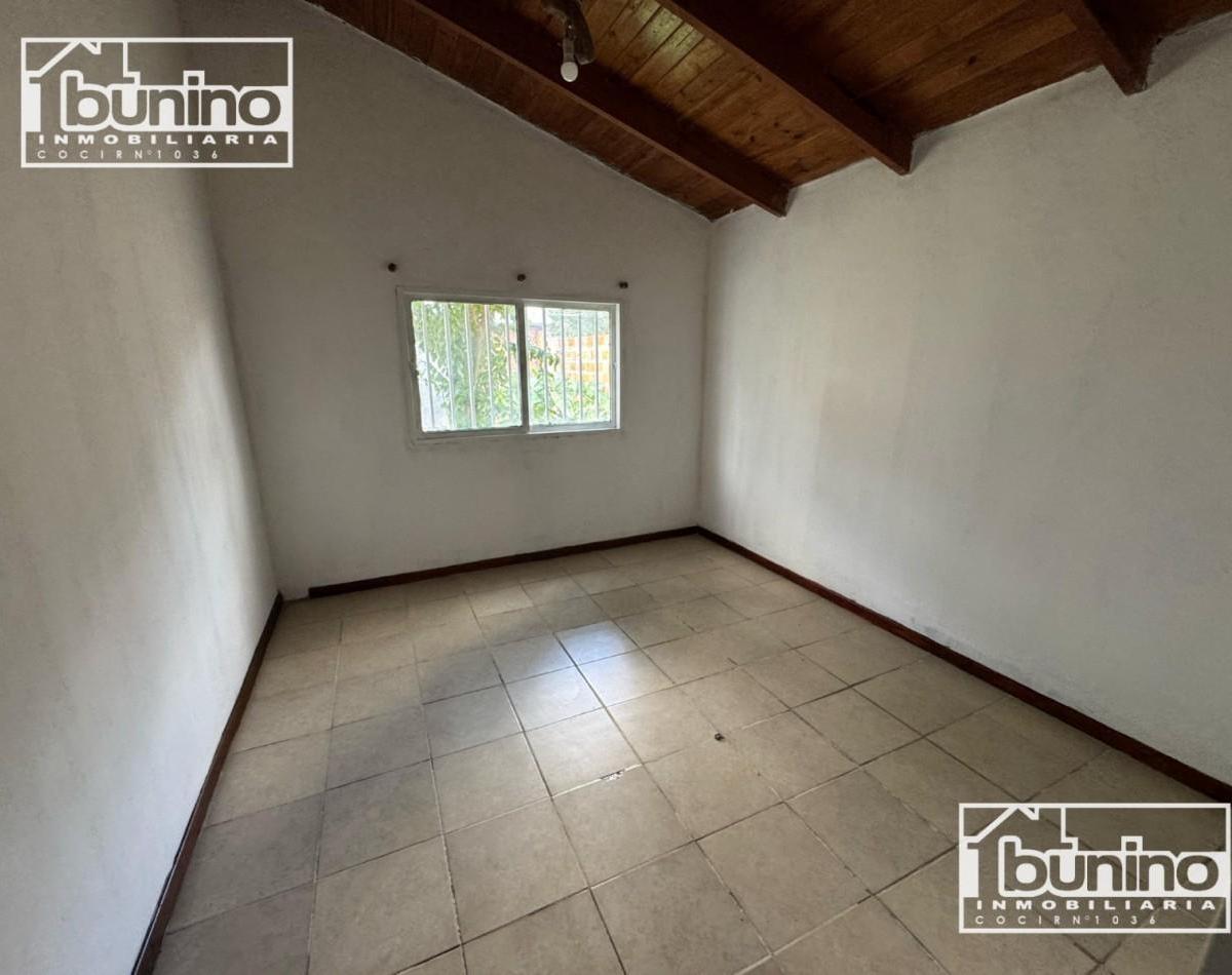 Casa en Venta, Apta Credito - 2 Dorm. + Comodin, Ibarlucea 2
