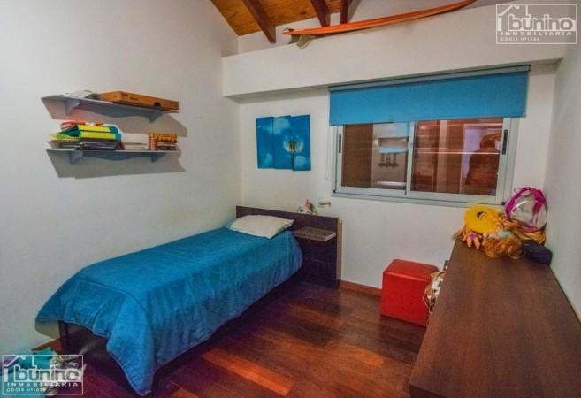 Casa en Venta en Funes - 4 Dorm. 3