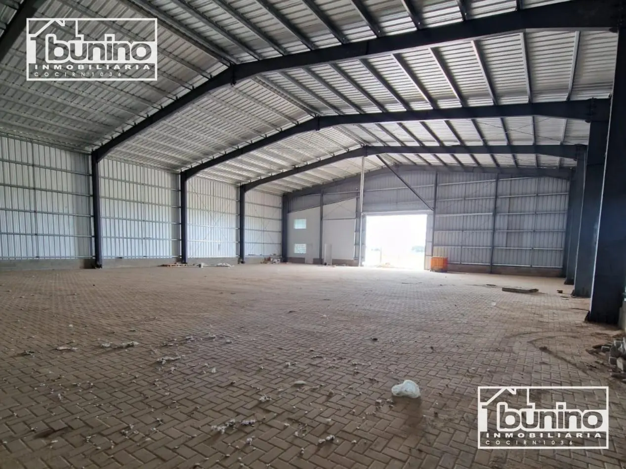 Galpon en alquiler permanente en zona industrial - Roldan 2