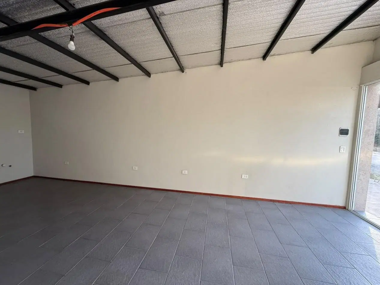 Local comercial en alquiler - Ibarlucea 1