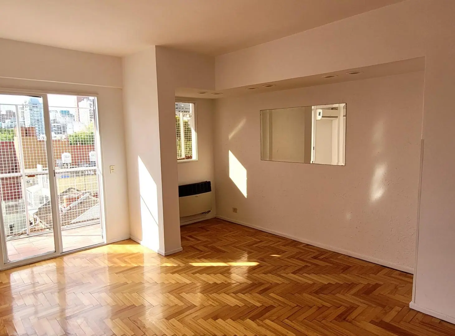 Nuñez, en venta, 3amb, con balcón. Cochera 3