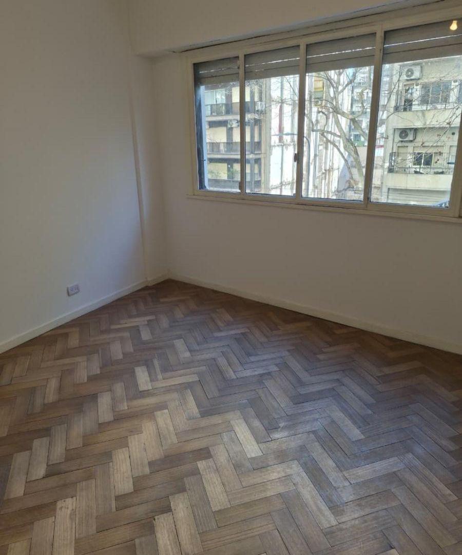 Foto de Recoleta, En venta. Son 3amb c/dependencias. Total 90m2, imagen 2