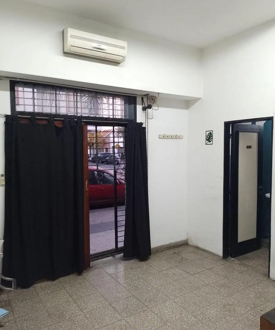 Local En Zona Comercial C/aire Acondicionado - Bolivar 1397 - Ramos Mejía 1