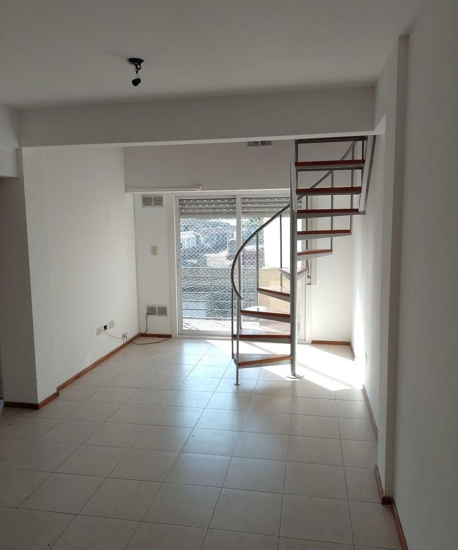 Foto de Departamento 3 Amb. al Fte c/Balcon - Sgto. Cabral 1279 - Ramos Mejía, imagen 3