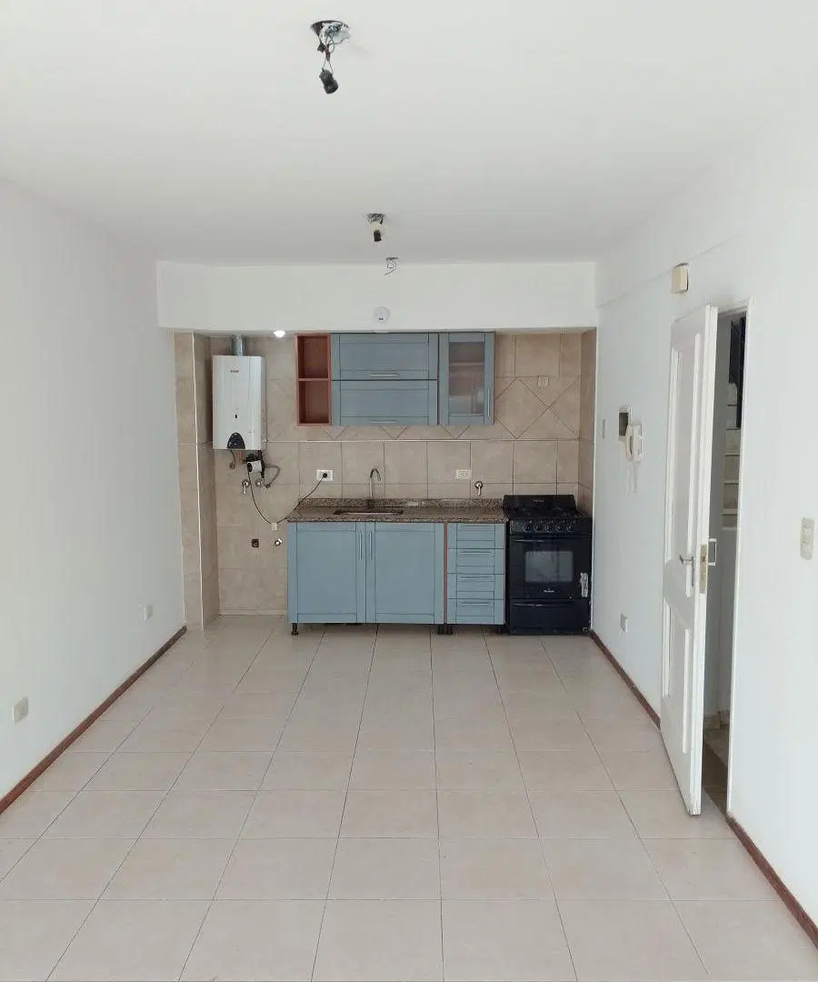 Departamento 3 Amb. al Fte c/Balcon - Sgto. Cabral 1279 - Ramos Mejía 4