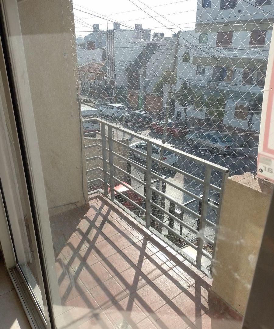 Foto de Departamento 3 Amb. al Fte c/Balcon - Sgto. Cabral 1279 - Ramos Mejía, imagen 4