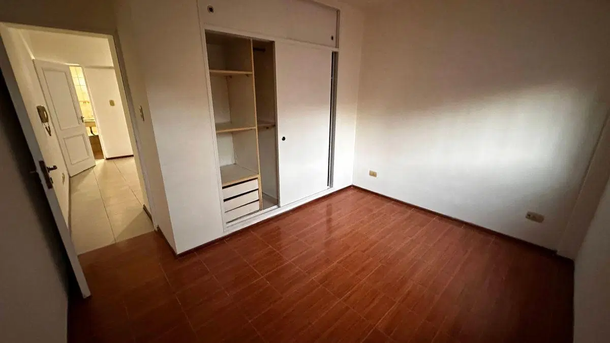 Departamento 2 Amb. Pb Fte. C/patio - Sgto Cabral 1279 - Ramos Mejia 3