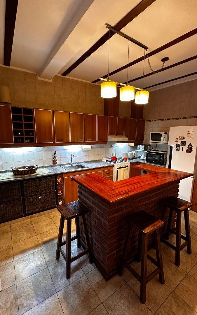 Foto de Casa 4 Amb. Cochera.Parque.Quincho. APTA CREDITO - Caseros 42 - Ramos, imagen 3