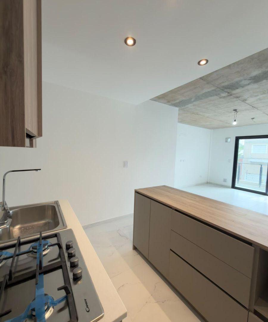 Foto de Excelentes deptos 2 Amb 1º y 2º Piso c/Balcón - Terraza - Cerrito 427, imagen 5